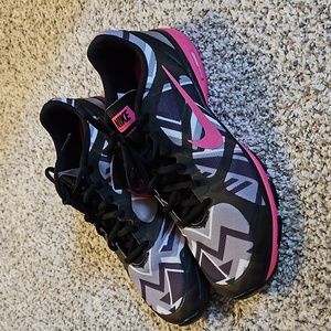Nike womens dual fusion printed sneakers 8.5